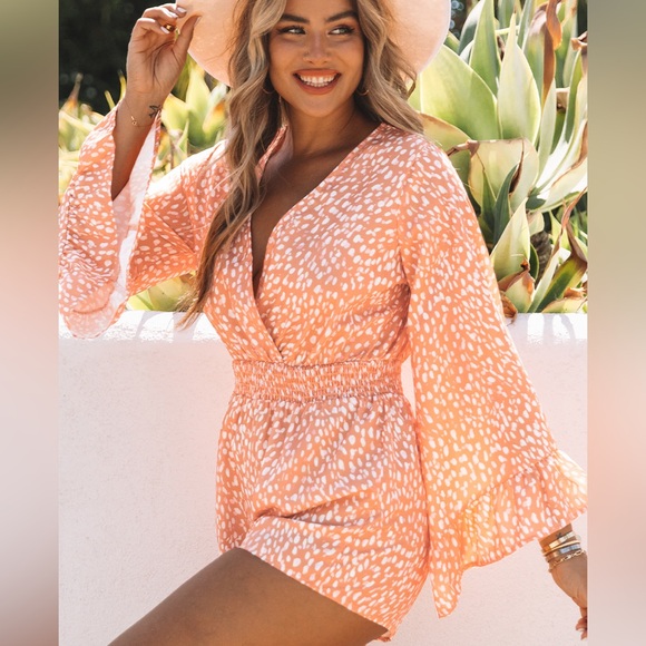 Printed Flare Sleeve Surplice Romper - Picture 3 of 4